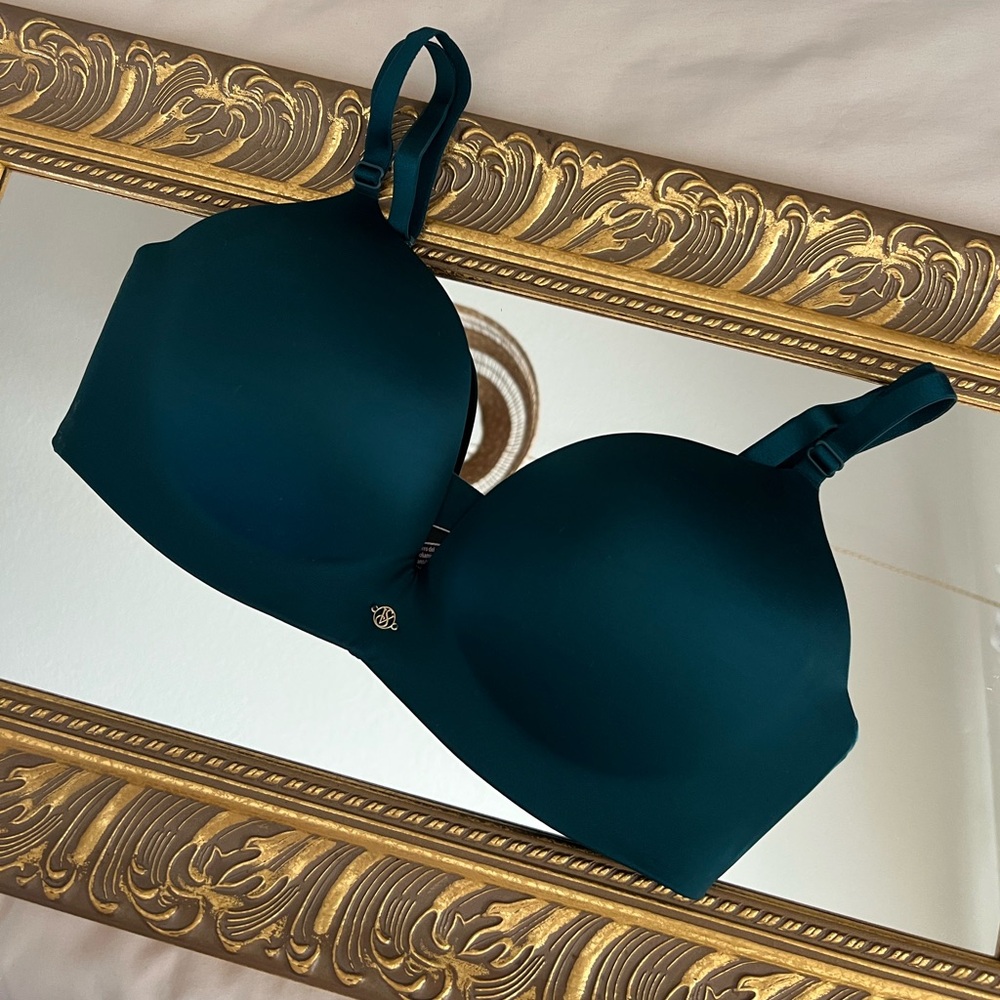 Victoria Secret So Obsessed Wireless Push Up Bra 34D